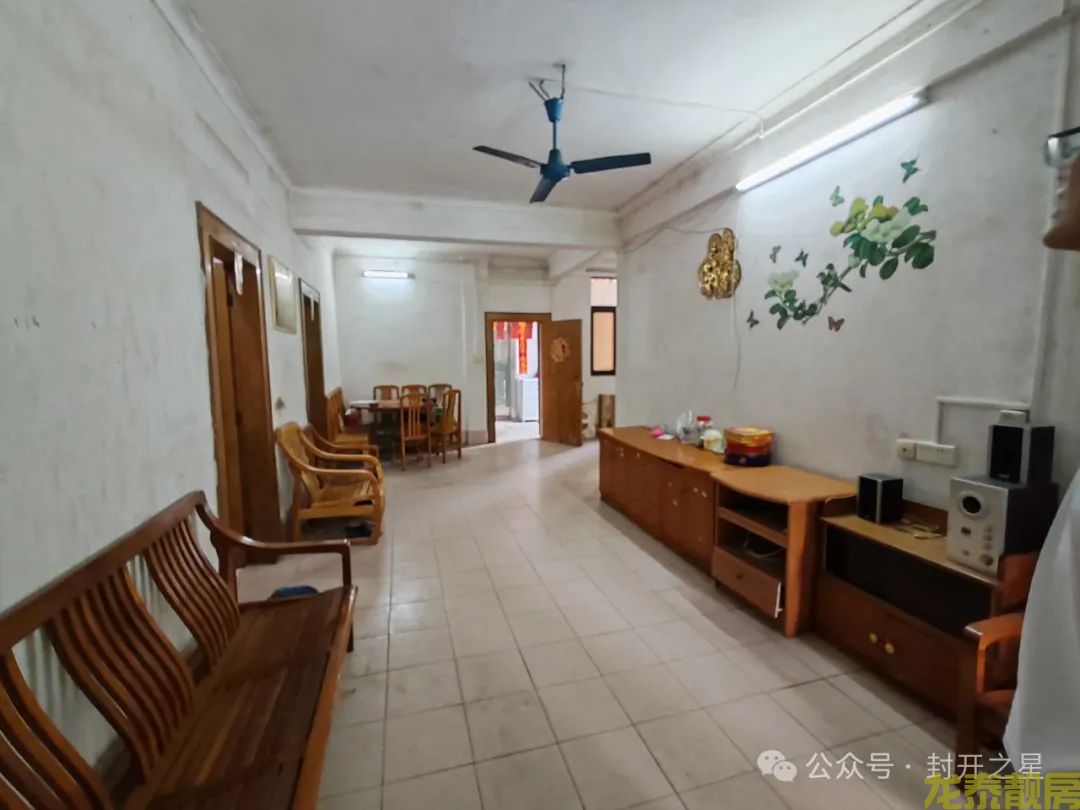 老城区中心市场附近  80方 3房  步梯2楼