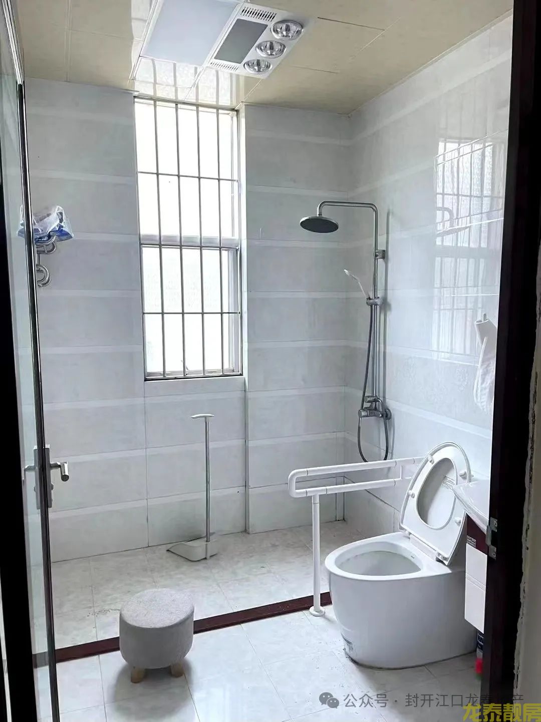 南校区 孝心楼层 山水雅苑一楼出售