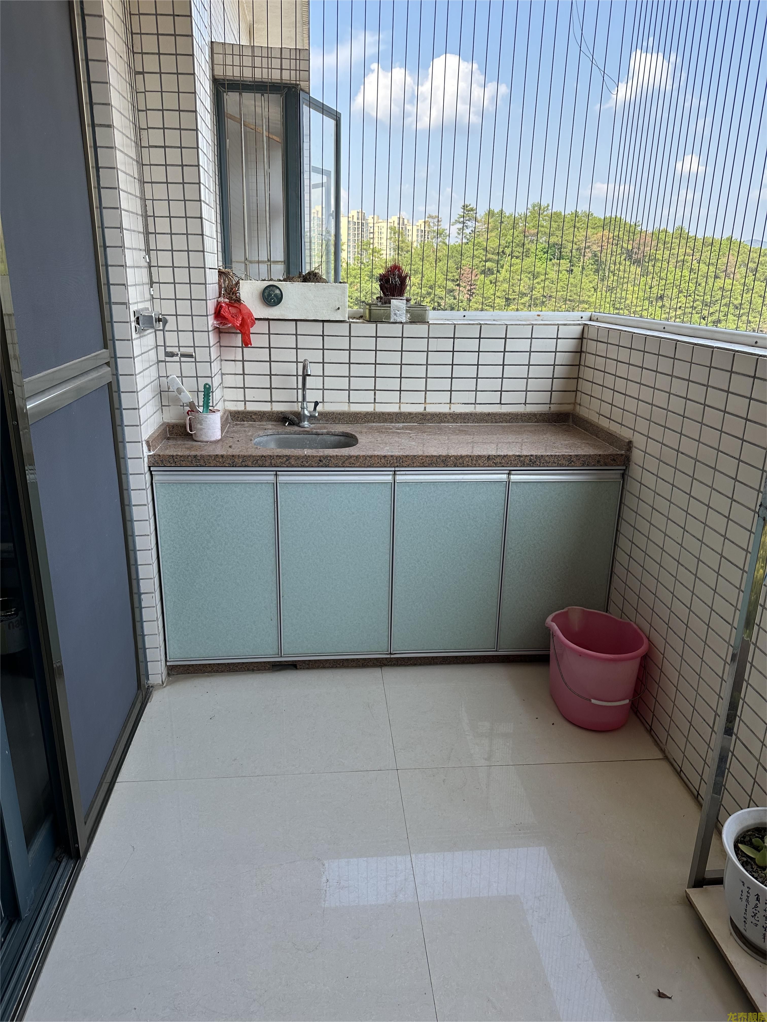 广信嘉园电梯靓层 南向