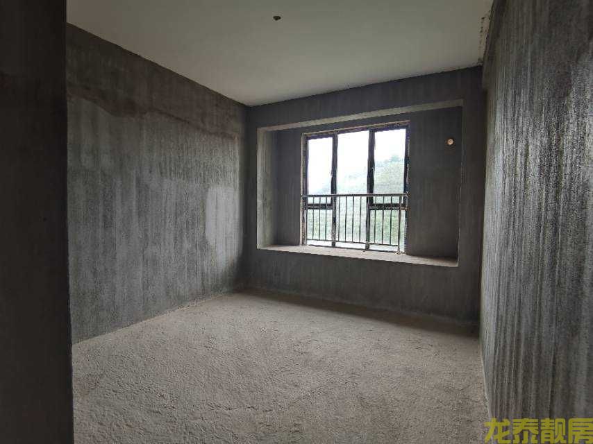 绿景豪庭，124平南北通透户型