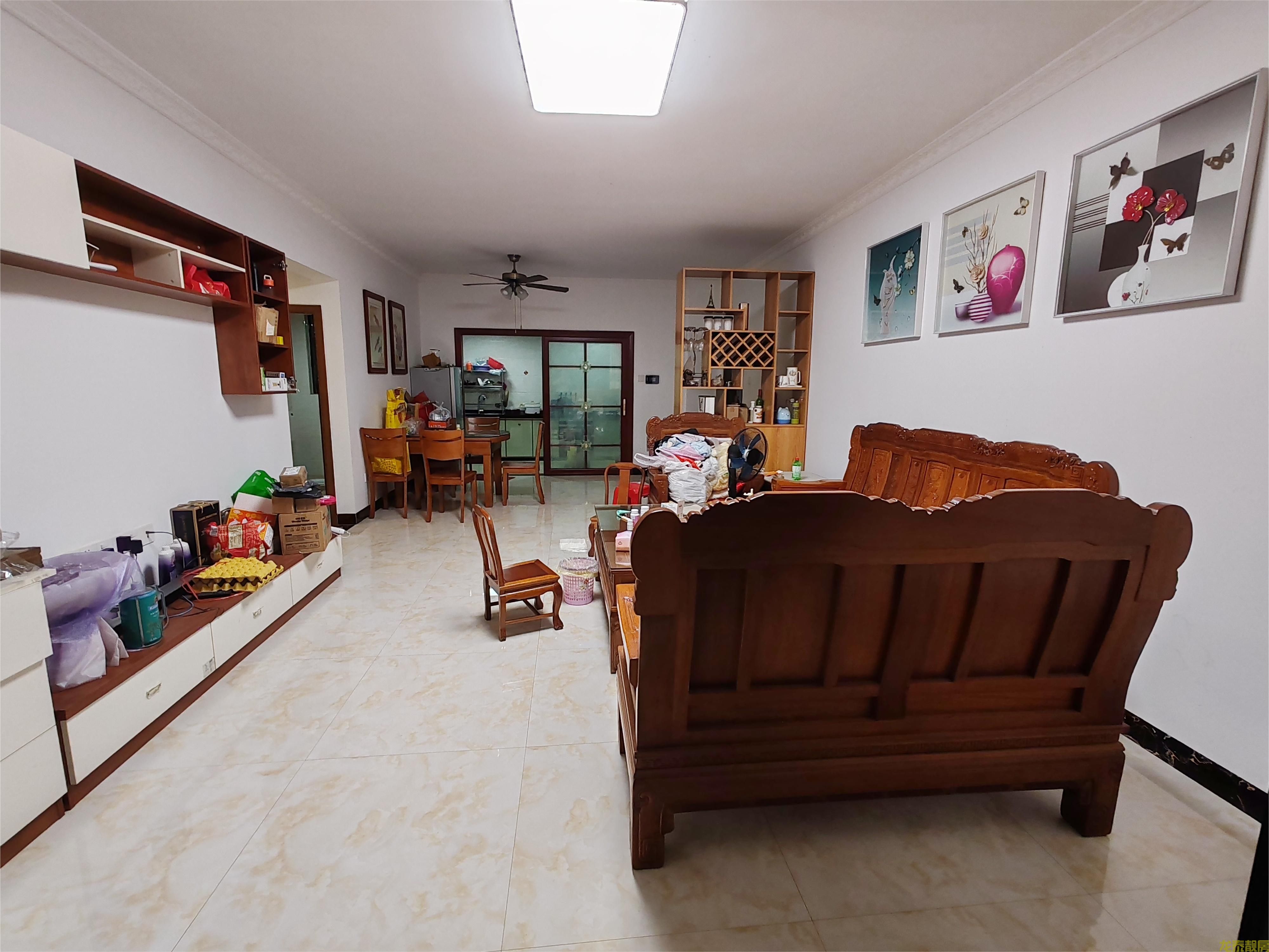 粤江花园，电梯4房，靓楼层