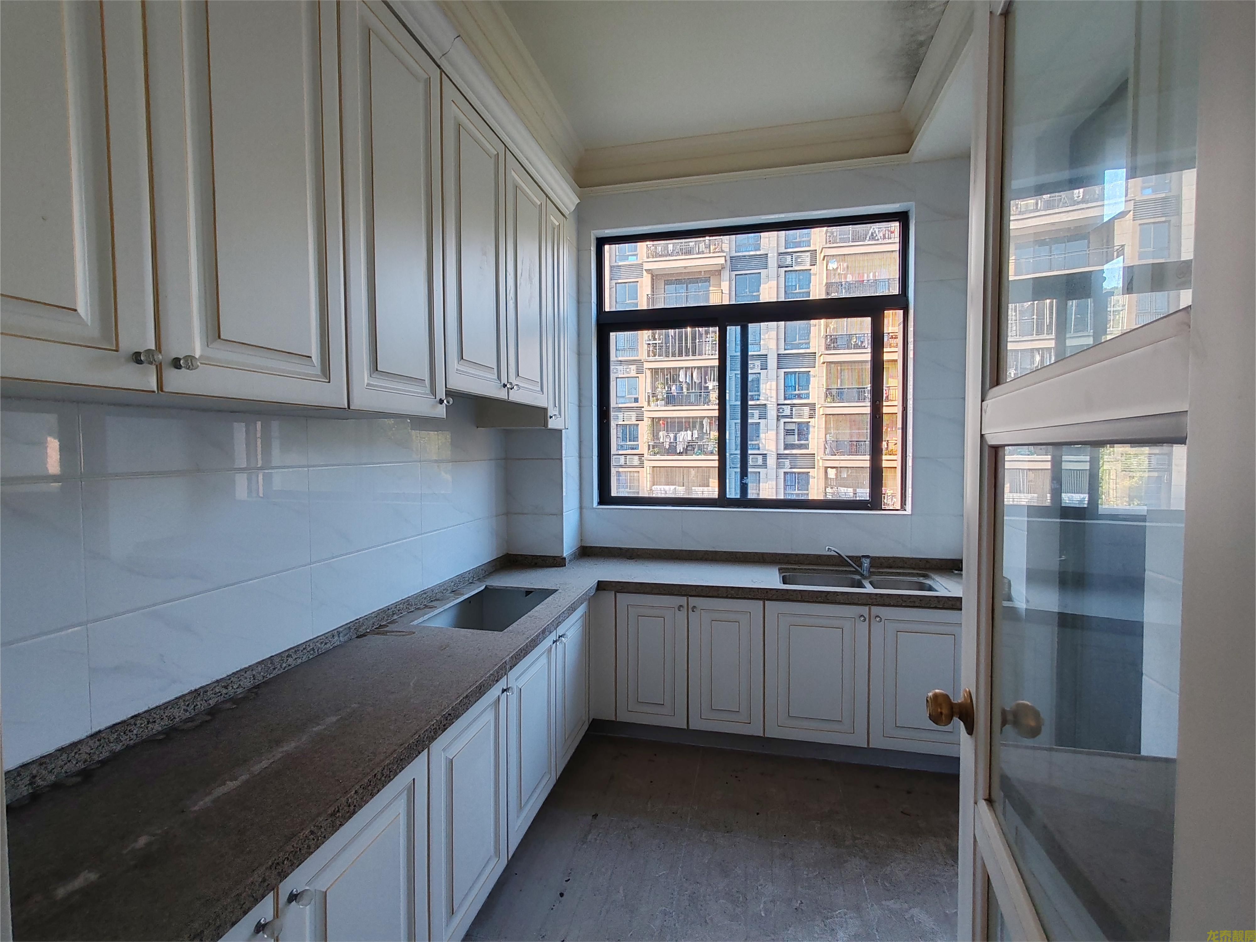 碧桂豪园南向大平层