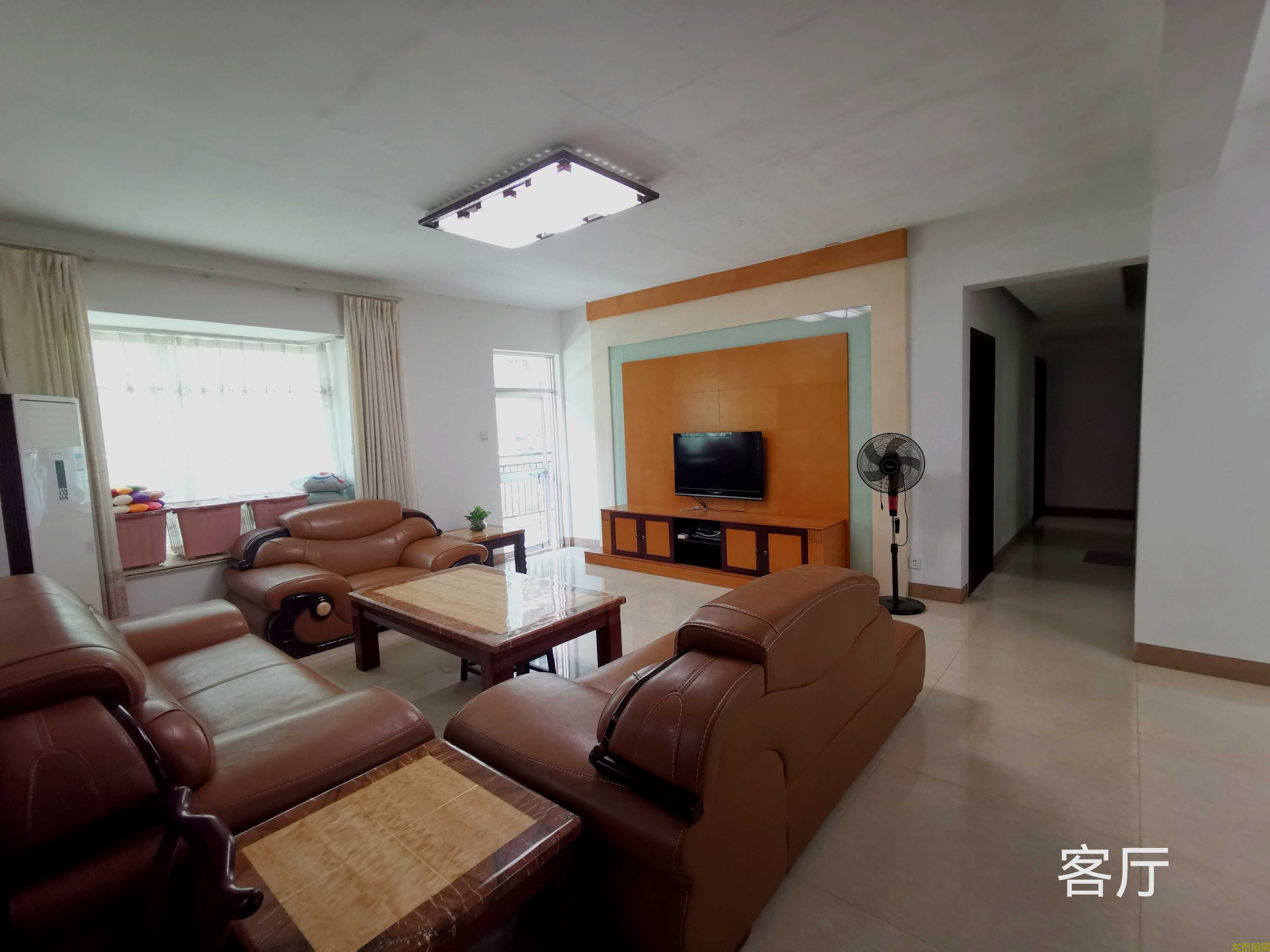 山水雅苑大三房出售