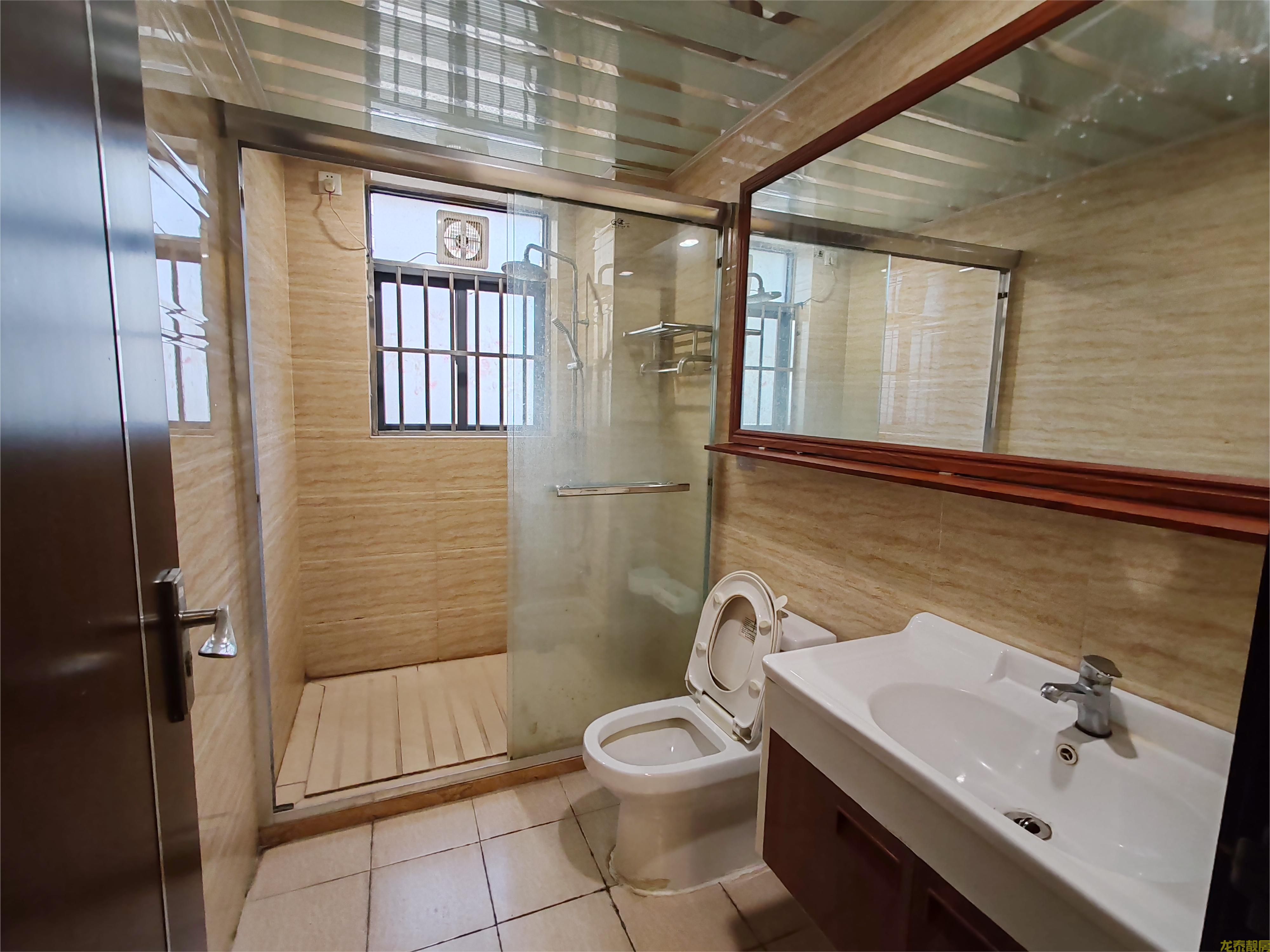 星河国际电梯靓楼层精装单边位