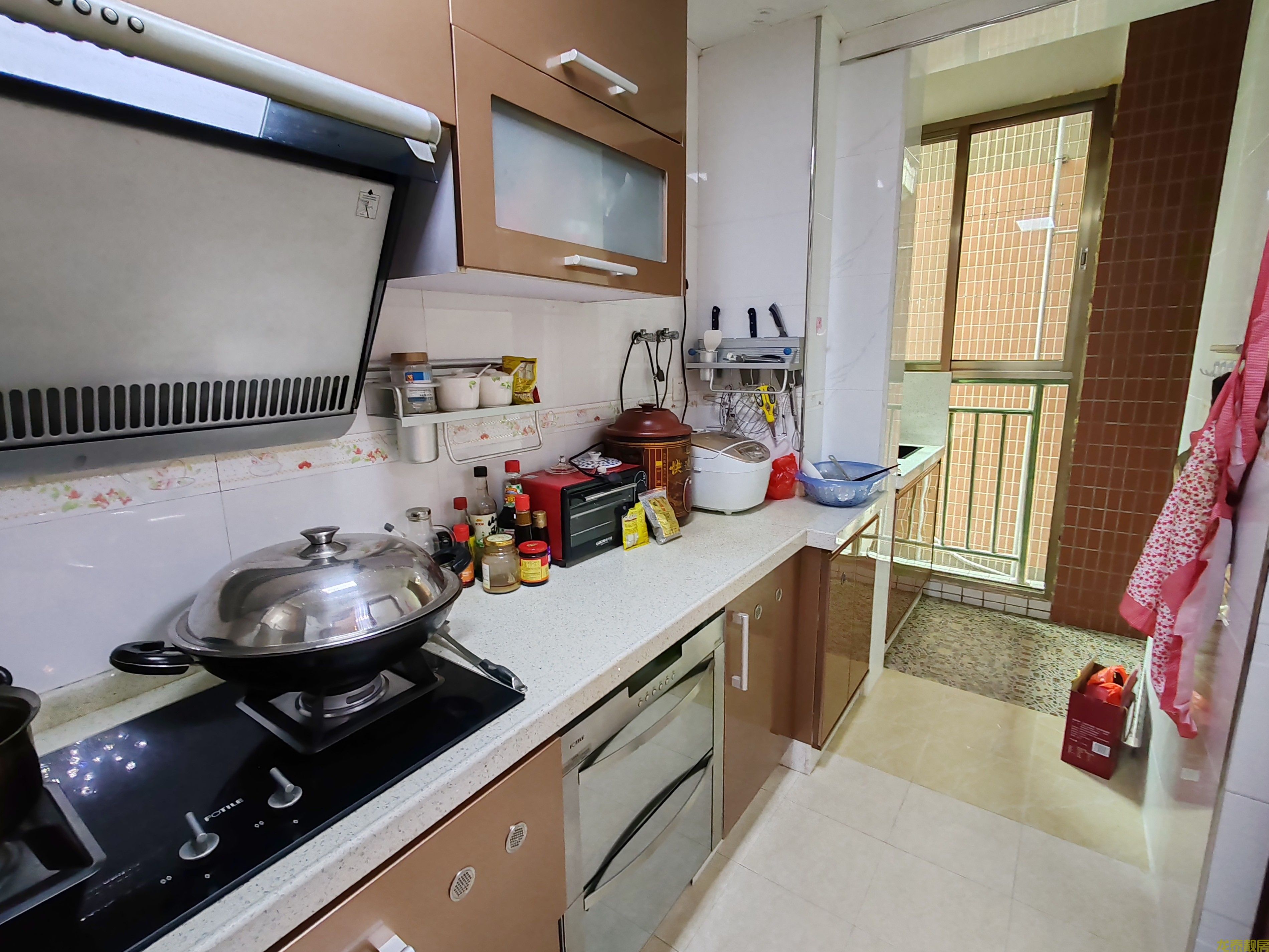 和富花园步梯低楼层