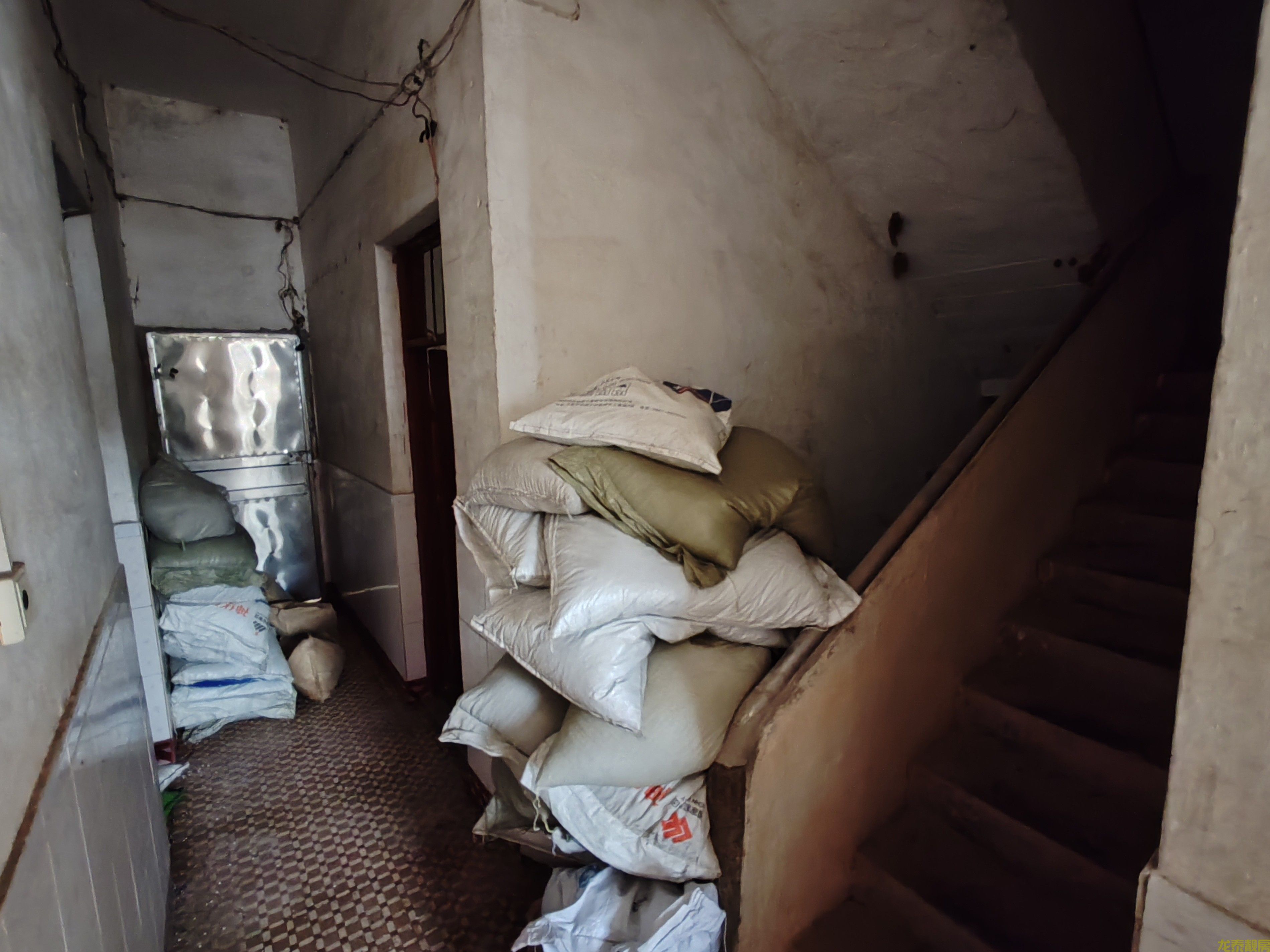 老城区三层半自建房整栋出售