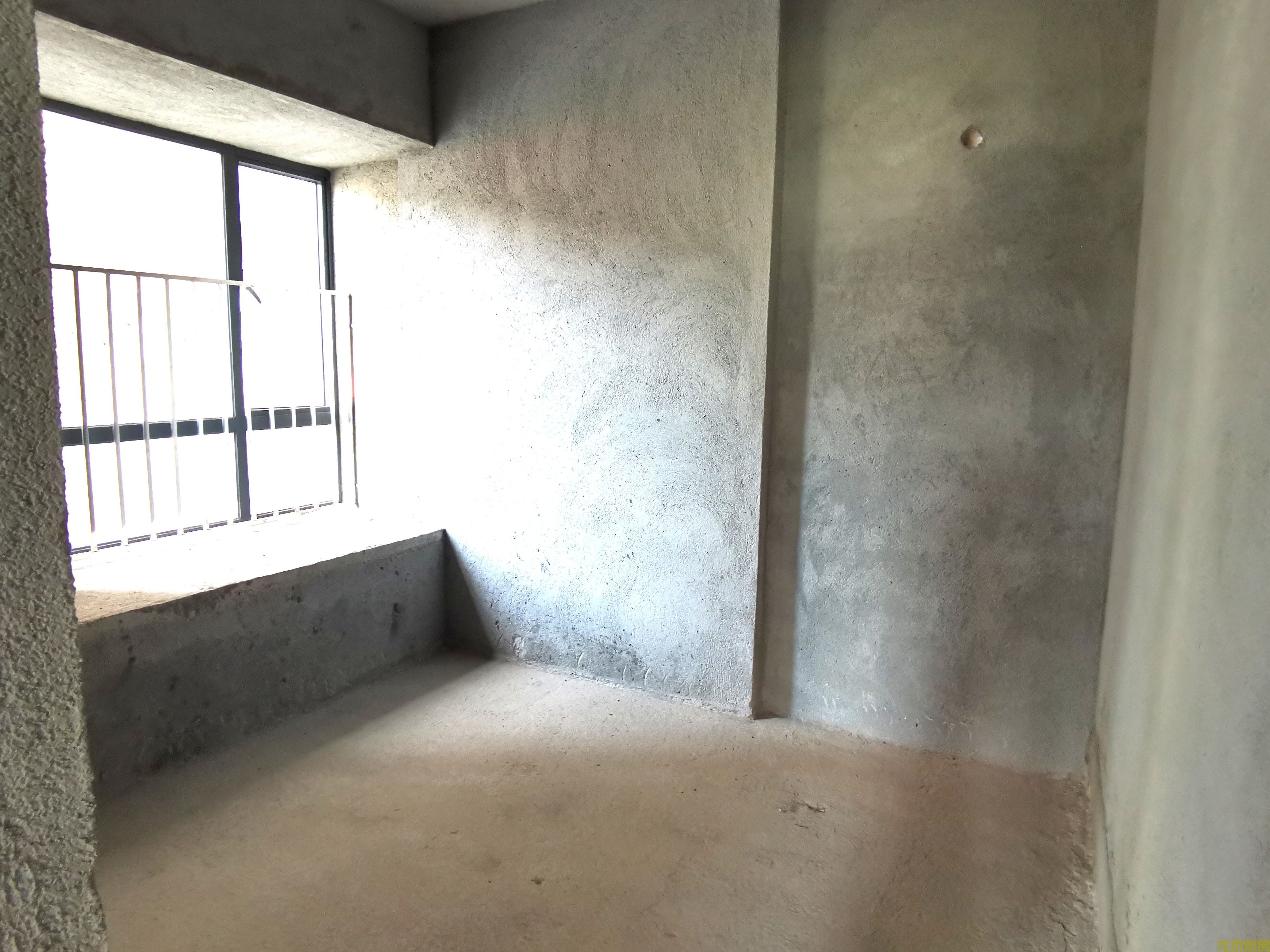 康怡花园电梯毛坯三房