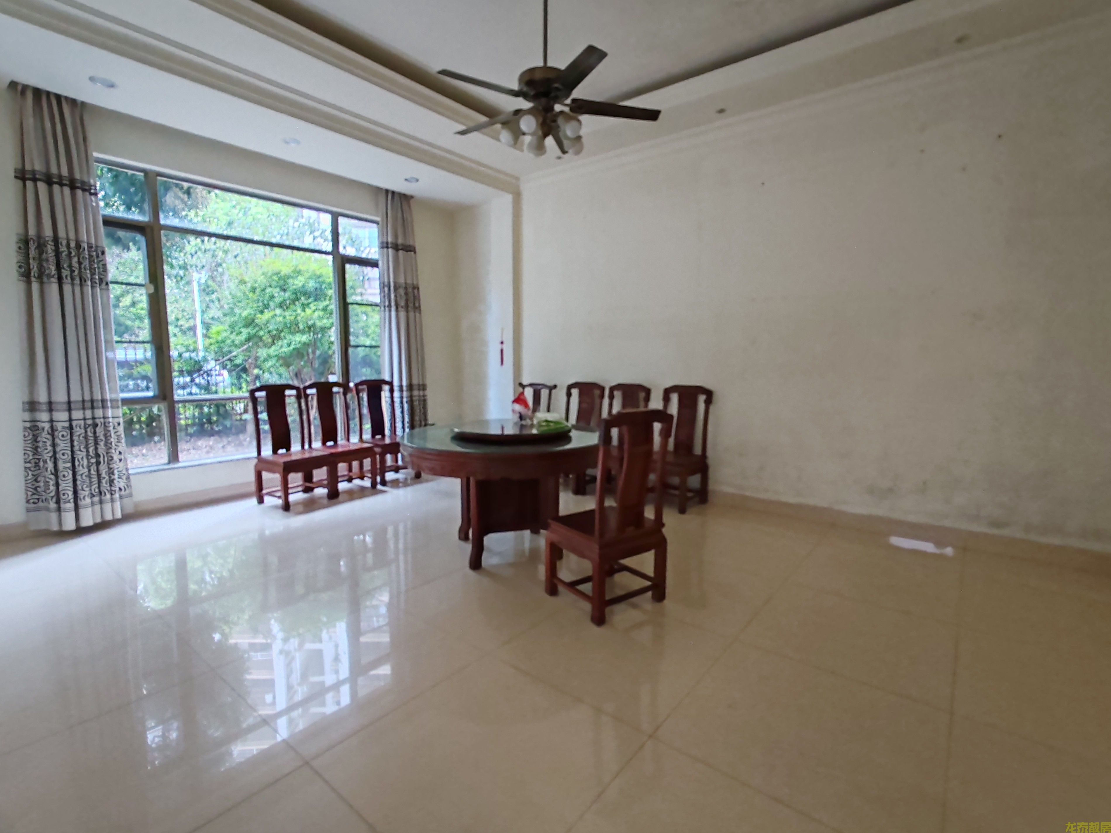 碧桂园五房送三面花园大别墅