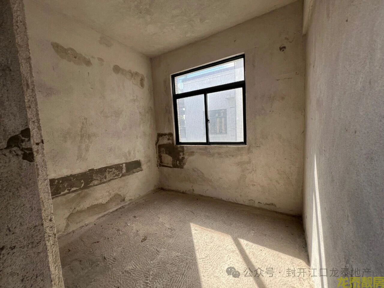 粤江花园头排江景 191平复式 可做5房 楼王户型热售