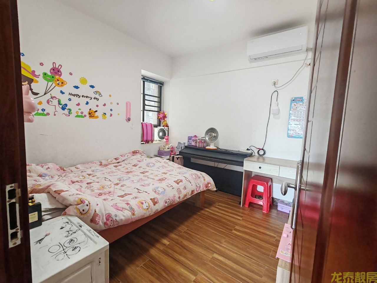 广信嘉园楼王单位，劲笋！毛坯价住精装大三房！