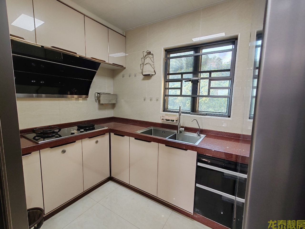 康盛名门稀缺四房，豪华精装，一步到位！